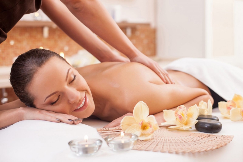 Massage trị liệu tinh dầu là gì? Tác dụng ra sao với hệ cơ xương khớp
