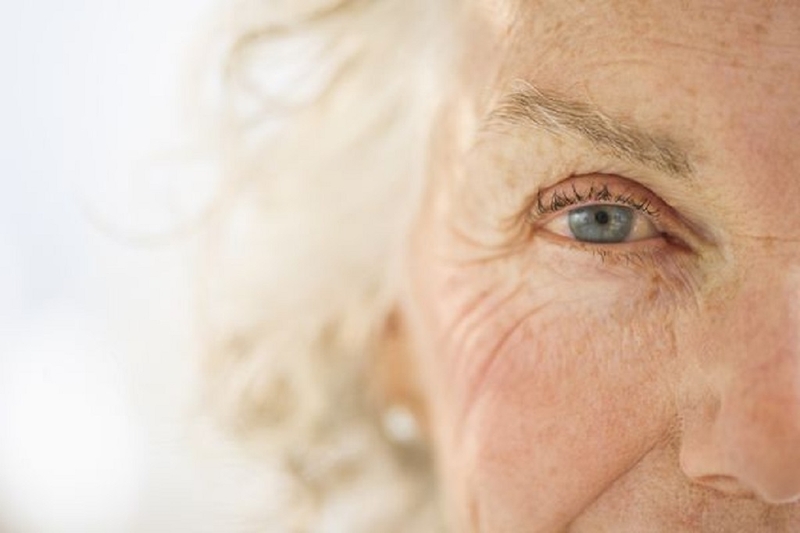 Mắt bị cườm nước có mổ được không? 1