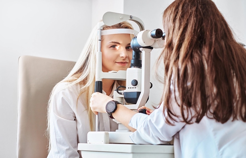 Mắt bị mờ sau khi đeo lens: Nguyên nhân và cách khắc phục 4