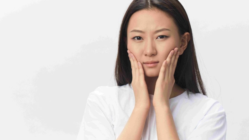 Tê mặt như kiến bò có thể chỉ thoáng qua nhưng cũng là dấu hiệu của bệnh lý thần kinh cần được lưu ý