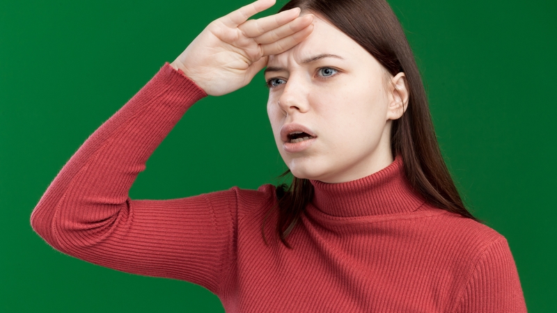 Mắt cận 4 độ nhìn được bao xa phụ thuộc vào từng người và điều kiện ánh sáng