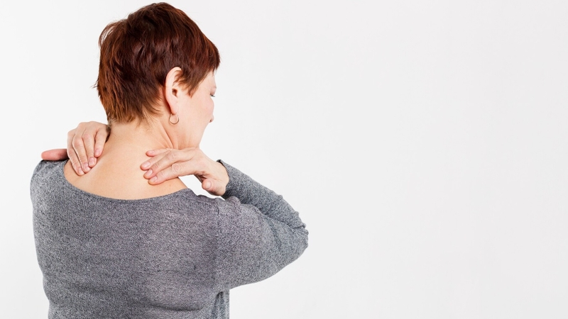 Nguyên nhân gây mất đường cong sinh lý cột sống cổ 2