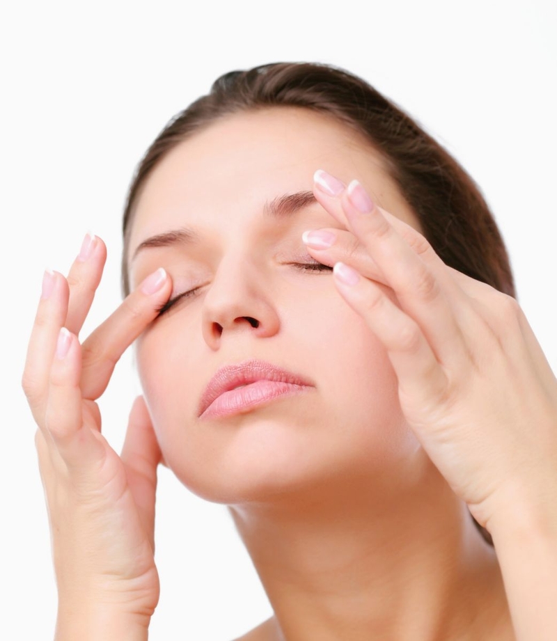 5 cách massage mắt đúng cách tại nhà hiệu quả
