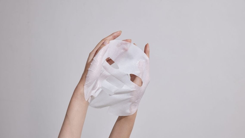 Làm sạch da trước khi đắp mặt nạ cá hồi để chăm sóc da hiệu quả hơn