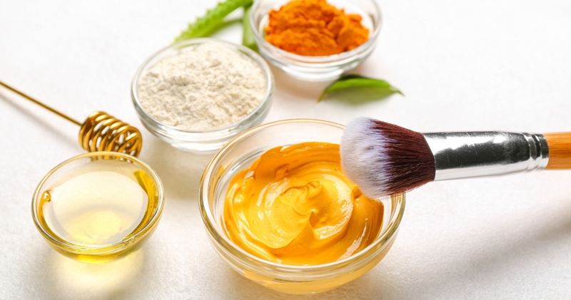 Curcumin trong nghệ hỗ trợ bảo vệ da trước tác nhân gây hại từ môi trường