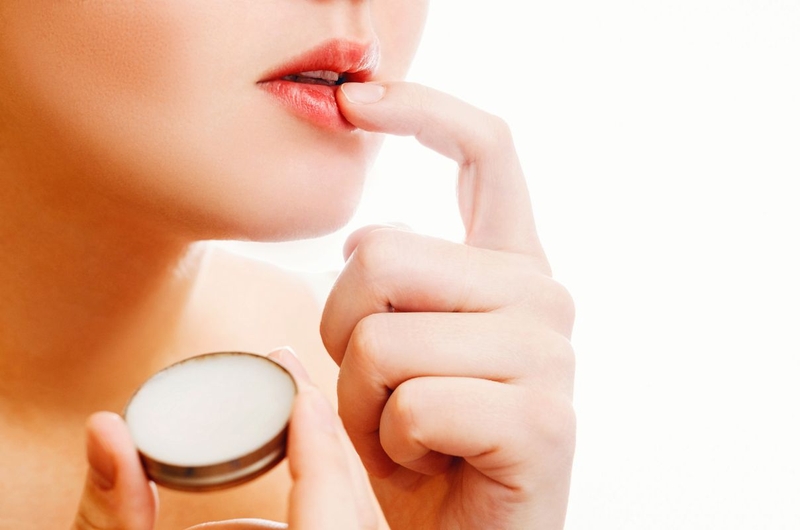 Có cần thiết bôi mặt nạ ngủ môi không? Mặt nạ ngủ cho môi có tác dụng gì 1