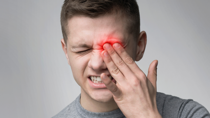 Hãy đi khám mắt ngay nếu bị đau mắt dữ dội và kéo dài
