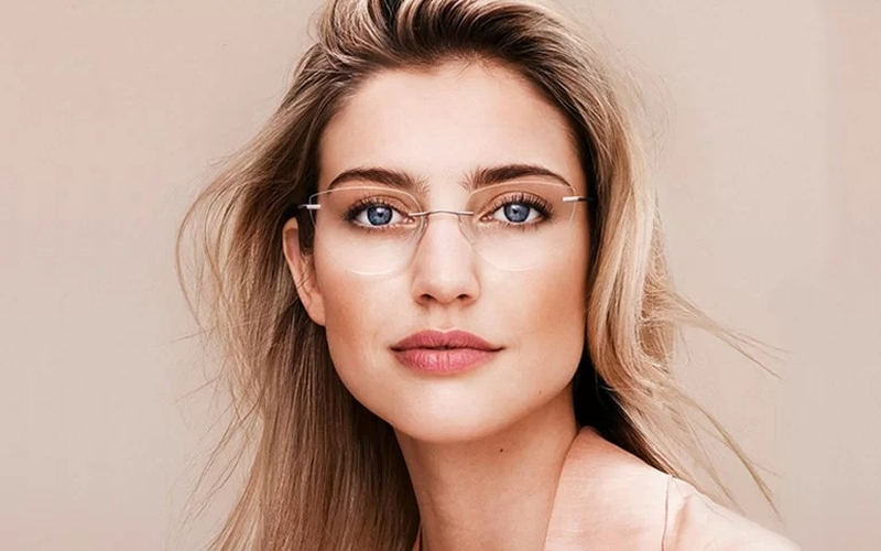 Mặt to nên đeo kính gì? Một số kiểu dáng mắt kính dành cho mặt to 1