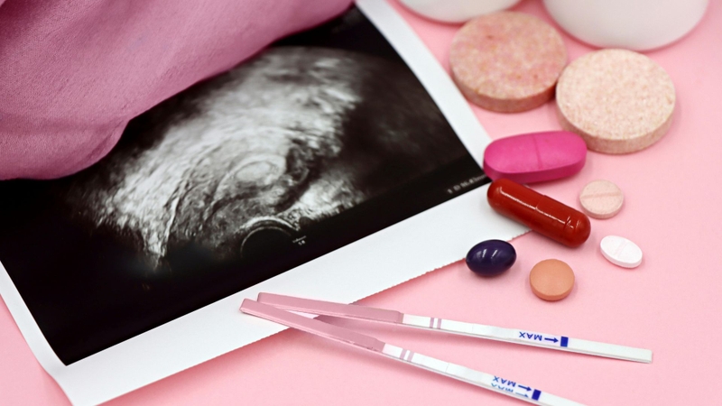 Máu báo thai màu gì? Dấu hiệu nhận biết mang thai sớm 4