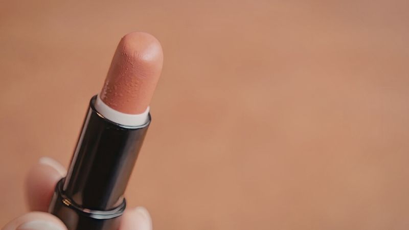 Chọn son MLBB theo từng tông da giúp môi hài hòa, tự nhiên và tôn lên vẻ đẹp khuôn mặt