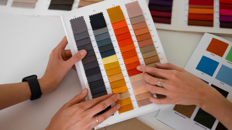 Nhiều người thắc mắc màu nào chống nắng tốt nhất để lựa chọn trang phục bảo vệ da hiệu quả.