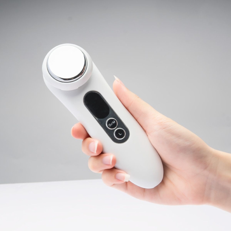 Máy đẩy tinh chất nóng lạnh và những điều bạn chưa biết