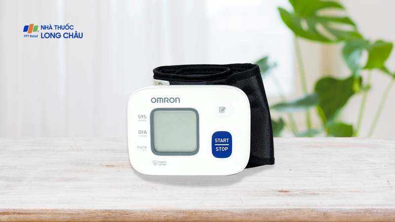 Omron HEM-6161 đo nhanh, chính xác, có cảnh báo và lưu kết quả