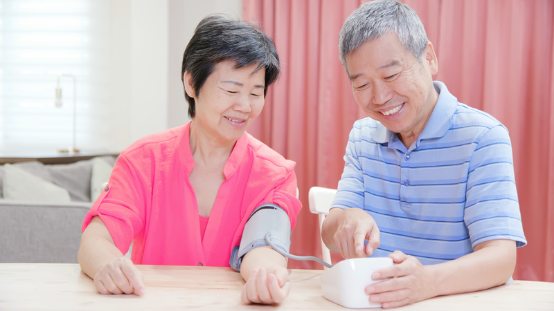 Sử dụng máy đo huyết áp tại nhà mang lại nhiều lợi ích thiết thực trong việc chăm sóc sức khỏe