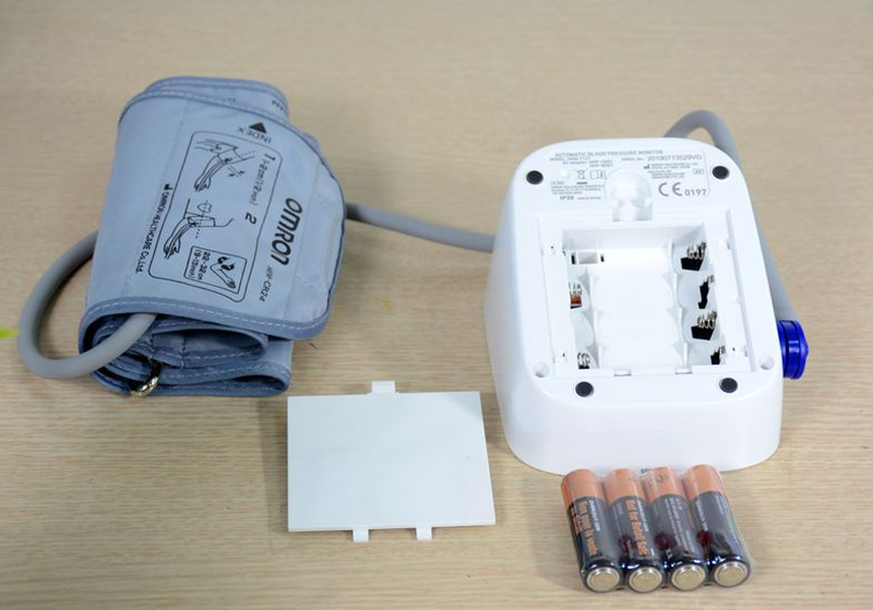 Máy đo huyết áp Omron HEM-7121 có tốt không? Vì sao nên mua? 1