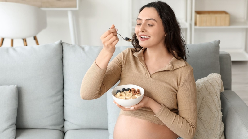 Mẹ bầu cần ăn đa dạng thực phẩm để đảm bảo cung cấp đầy đủ dưỡng chất cần thiết