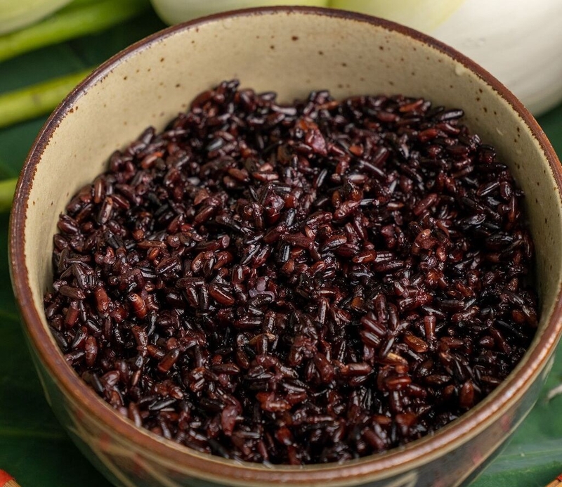 Mẹ bầu sau sinh ăn sữa chua nếp cẩm được không? Thực phẩm này ảnh hưởng tốt hay xấu? 4