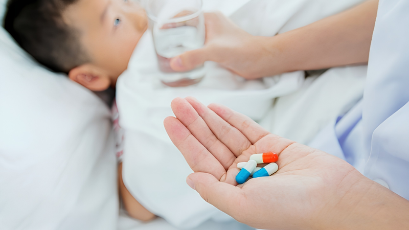 Không tự ý dùng thuốc cảm cho trẻ khi chưa có chỉ định của bác sĩ