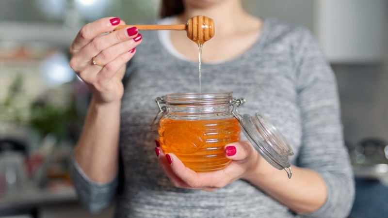 Mẹ bị viêm họng có nên cho con bú không? Cần lưu ý điều gì? 3