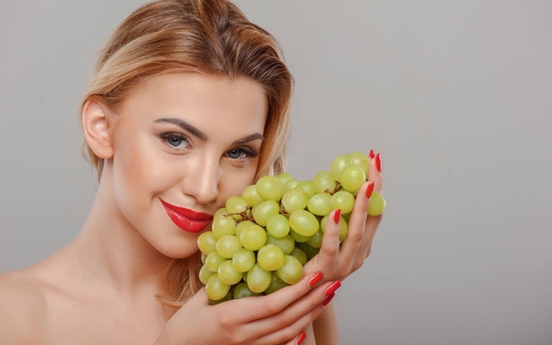 Mẹ bỉm sau sinh ăn nho được không? Sau sinh ăn nho cần lưu ý điều gì? 4