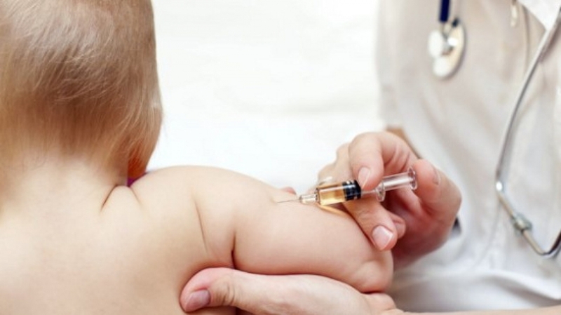 Mẹ có nên uống nước lá tía tô trước khi tiêm phòng vaccine cho bé không? 2
