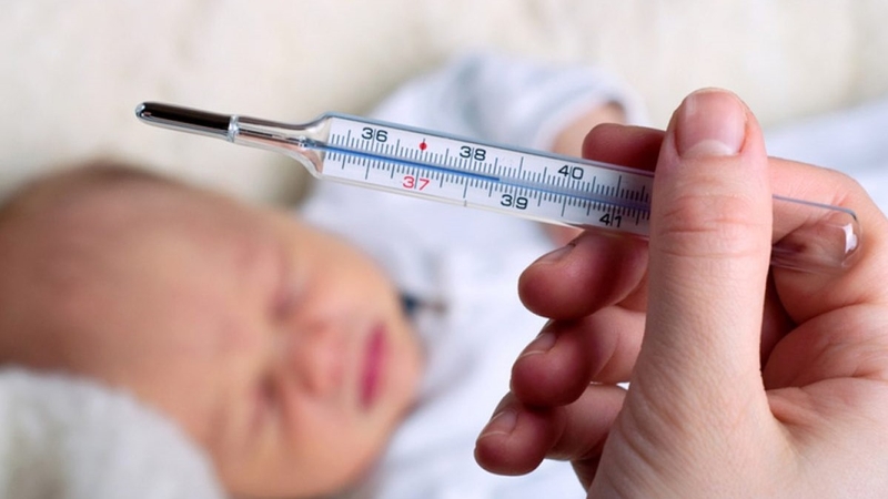 Mẹ đã biết cách chăm sóc rốn cho trẻ sơ sinh an toàn? 3