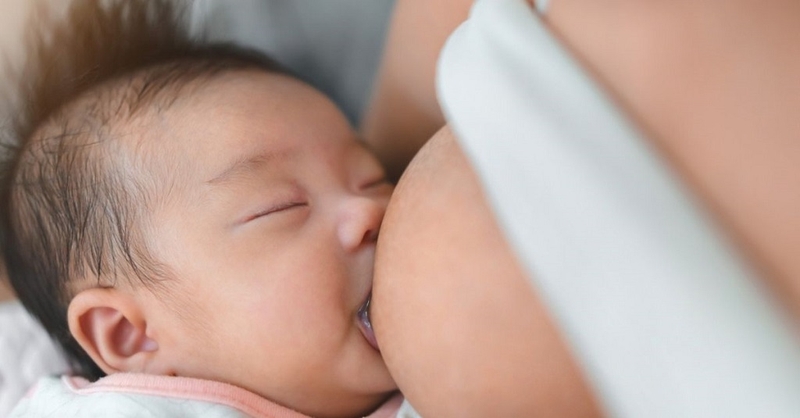 Mẹ đang cho con bú có bị ung thư không? Những dấu hiệu nhận biết bệnh ung thư vú 2