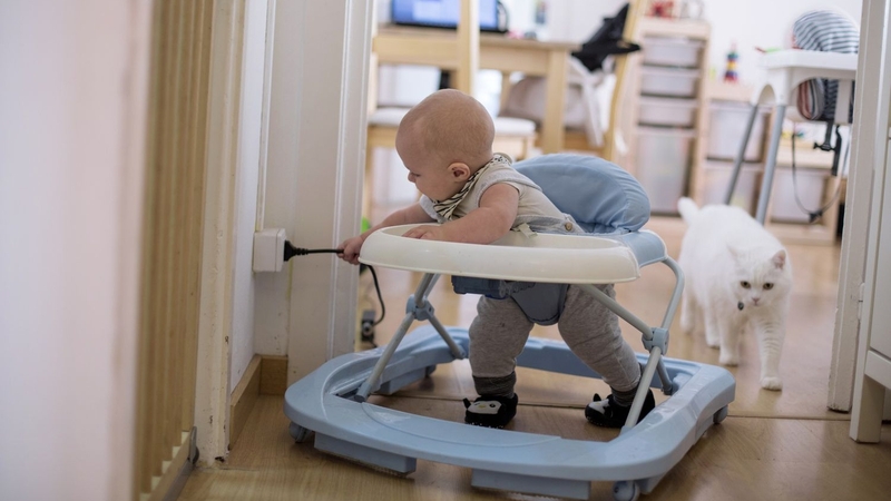 Một số tai nạn có thể gặp khi trẻ ngồi xe tập đi không có ai giám sát