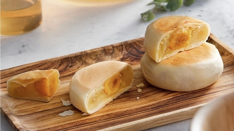 Mẹ sau sinh ăn bánh pía được không? Sau sinh bao lâu được ăn? 4