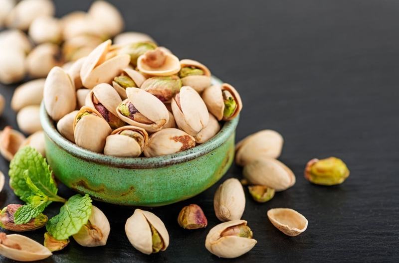 Mẹ sau sinh có được ăn hạt dẻ cười không? Ăn nhiều hạt dẻ cười có hại cho mẹ và bé không? 1