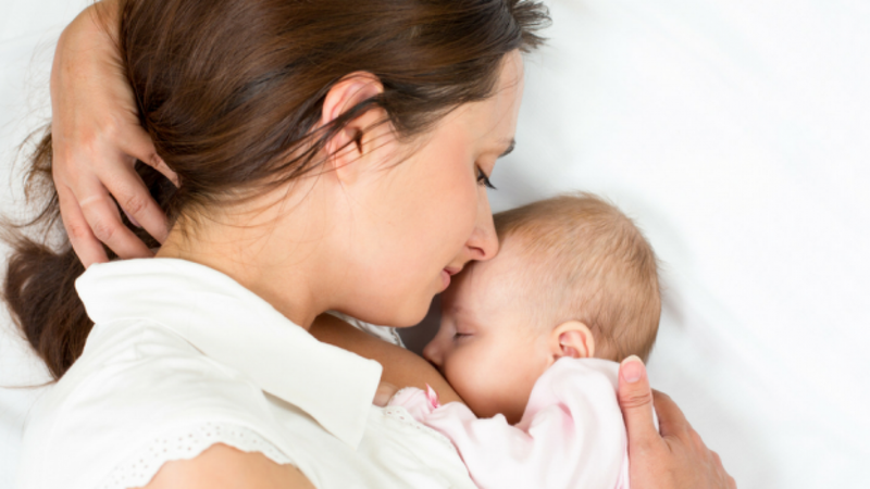 Mẹ sinh mổ bao lâu thì có sữa về? 1