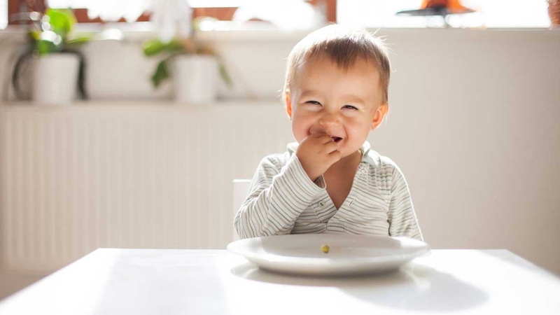 Hỏi đáp mẹ và bé: Bé 5 tháng ăn dặm được chưa? 3