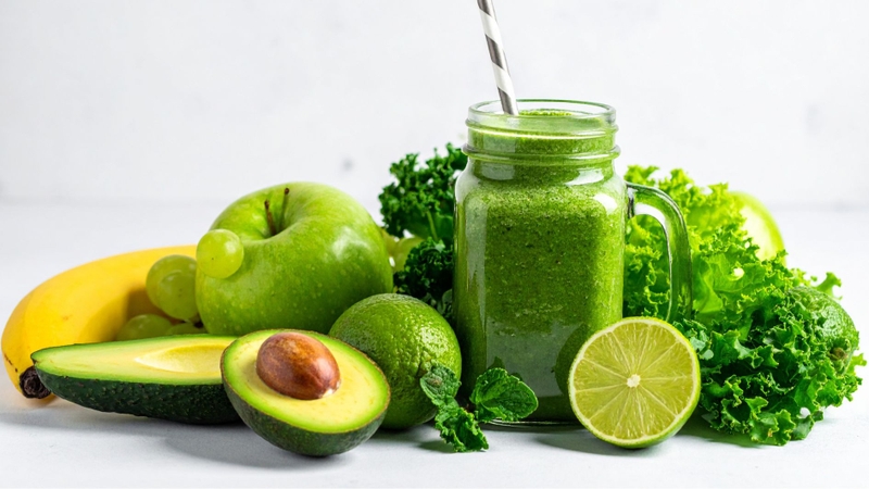 Bổ sung nhiều rau xanh, trái cây giúp cải thiện tình trạng táo bón