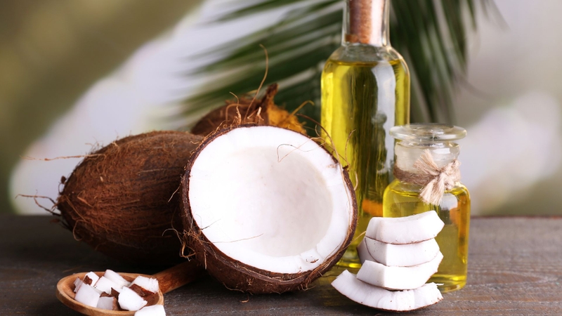 Dầu dừa có thể hỗ trợ giảm mất protein và cải thiện độ mềm của tóc