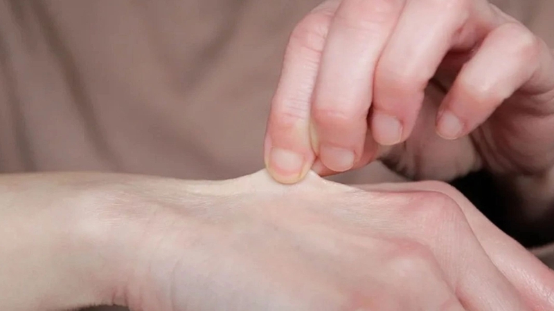 Mẹo hay: 5 giây kiểm tra mức độ lão hóa da 1