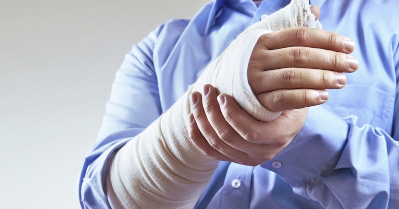 MẸO phân biệt trật khớp và gãy xương qua các dấu hiệu nhận biết 3