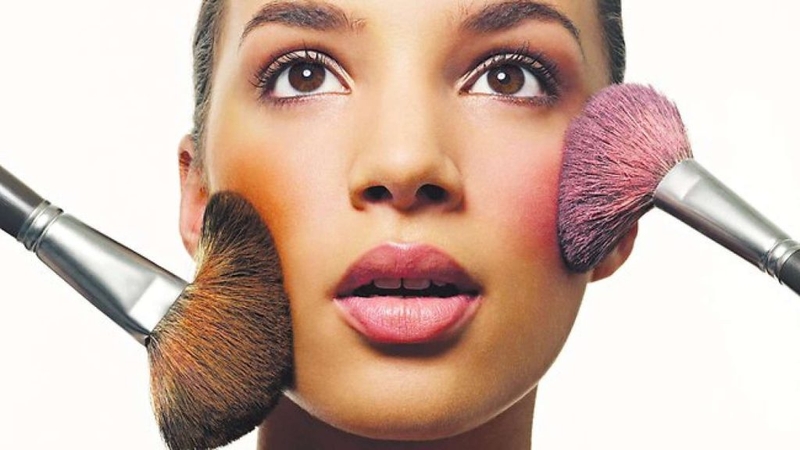 12 mẹo trang điểm giúp bạn xinh đẹp không kém gì các ngôi sao