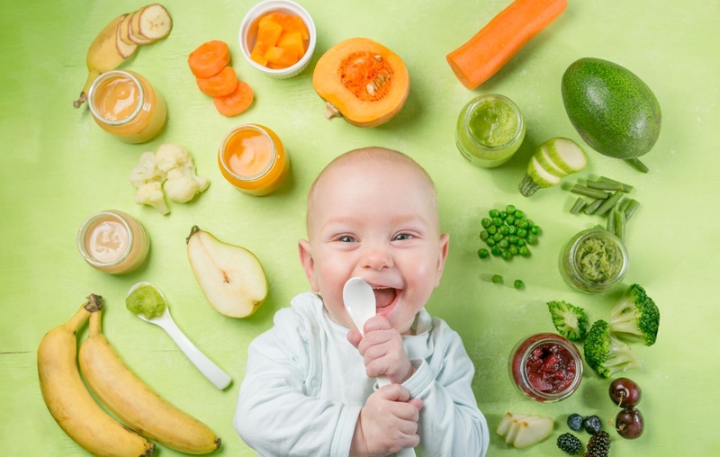 Trước khi cho bé ăn dặm, đâu là những việc cha mẹ nên biết, nên làm 3