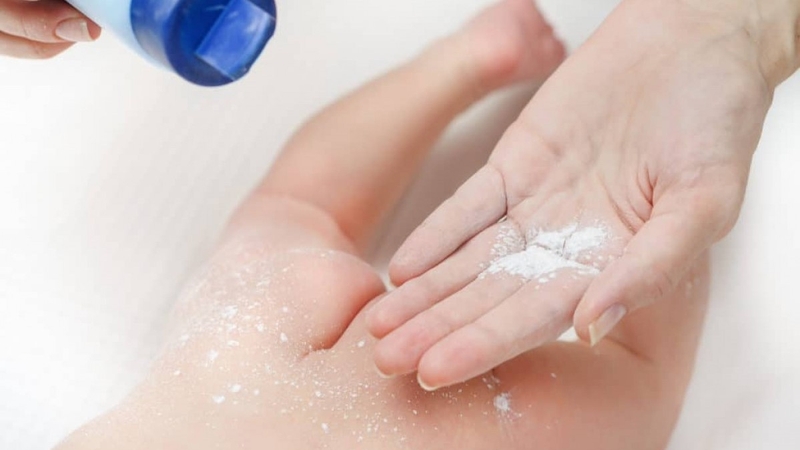 Mẹo xử lý khi bé trai bị hăm vùng kín 2