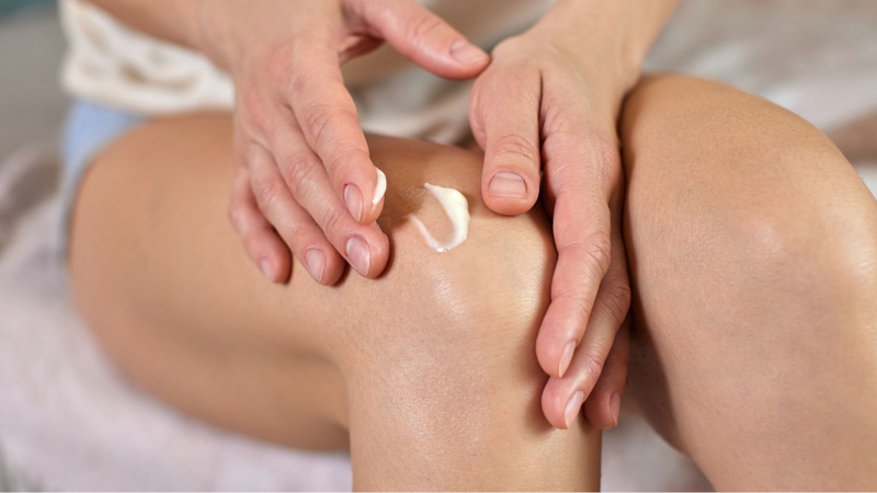 Hệ vi nhũ tương hỗ trợ phân bố hoạt chất trên bề mặt da