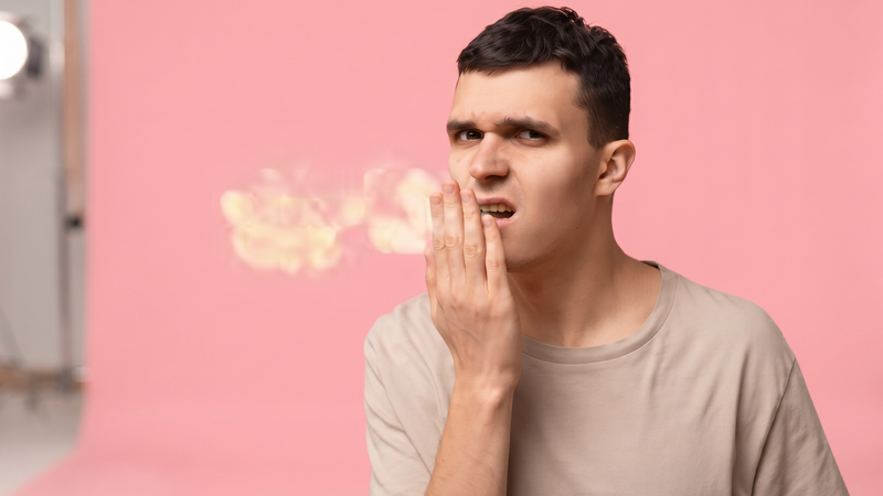 Nên đi khám nếu tình trạng miệng hôi và đắng kéo dài