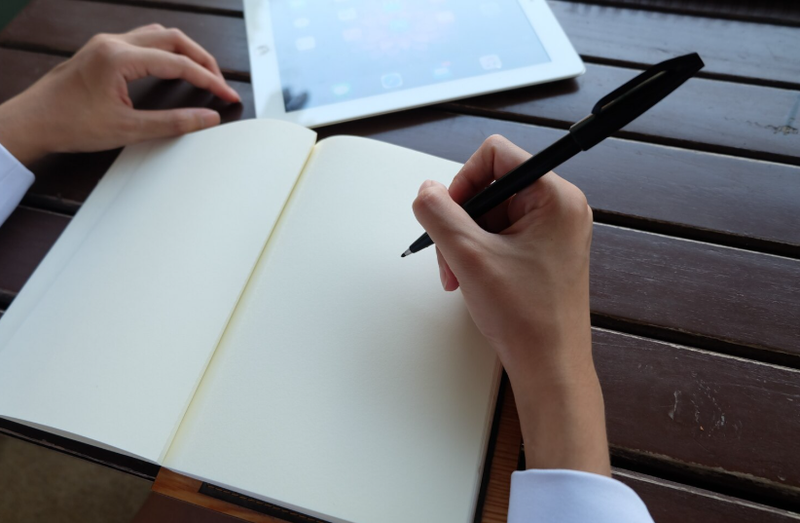 Viết nhật ký là một trong những cách giúp hình thành và phát triển tư duy tích cực