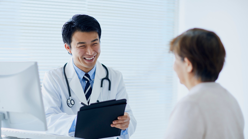 Sau mổ cần tái khám đúng hẹn để bác sĩ theo dõi quá trình lành thương