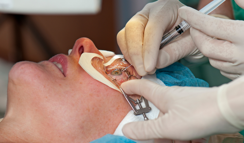 Điều trị bong võng mạc