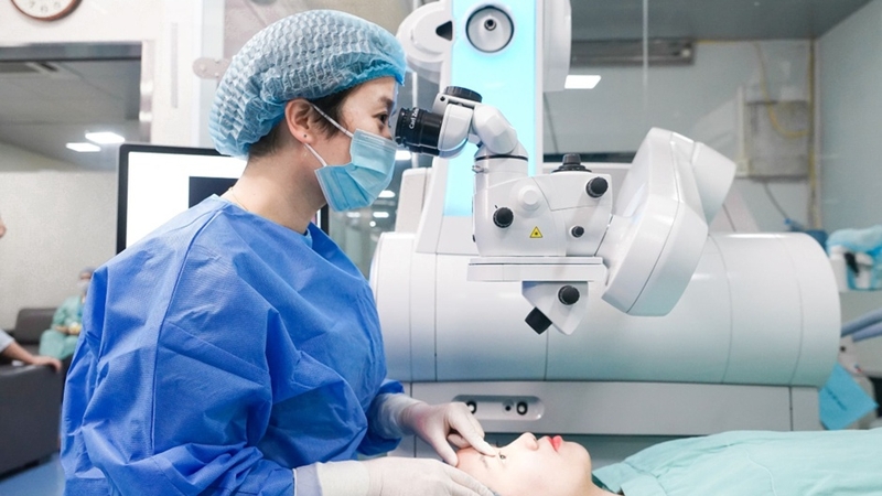Mổ cận Clear: Quy trình, ưu điểm và chăm sóc sau phẫu thuật 3