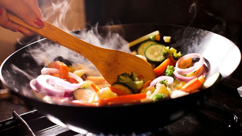 Nên dùng mỡ heo với lượng vừa phải để đảm bảo cân bằng dinh dưỡng