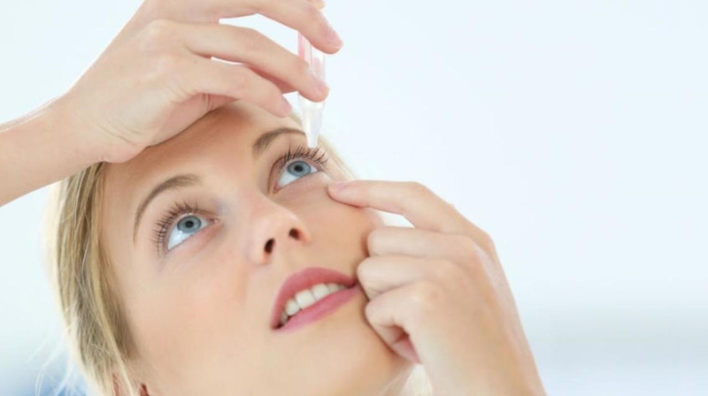 Mắt mờ như có màng che