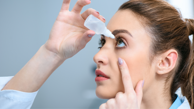 Mổ mắt xong bao lâu thì được dùng điện thoại? Những lưu ý chăm sóc mắt sau khi mổ mắt 3