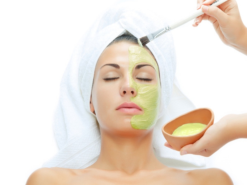 Mờ nám, tàn nhang trên da mặt với công thức từ nha đam 3