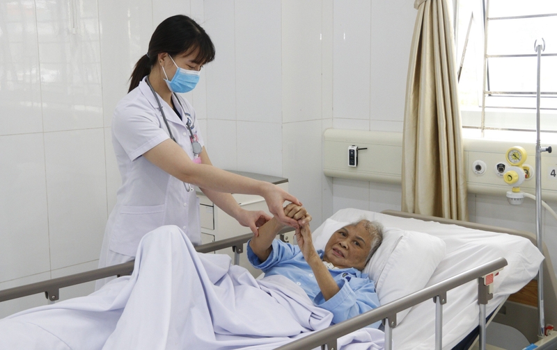 Mở nội khí quản có nói được không? Cách hỗ trợ phục hồi khả năng nói 4